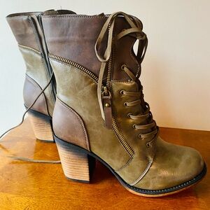 Pierre Dumas Brown Lace-Up Boots with Chunky Heel